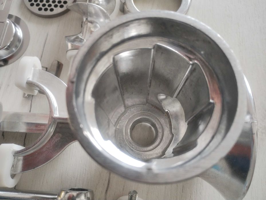 Ръчна машинка за месо.