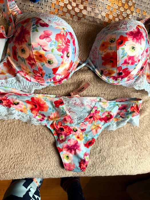 Комплект бельо Victoria’s Secret