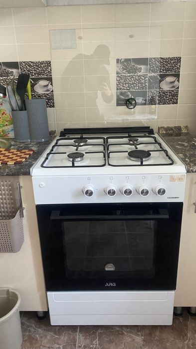 Продам газ плиту