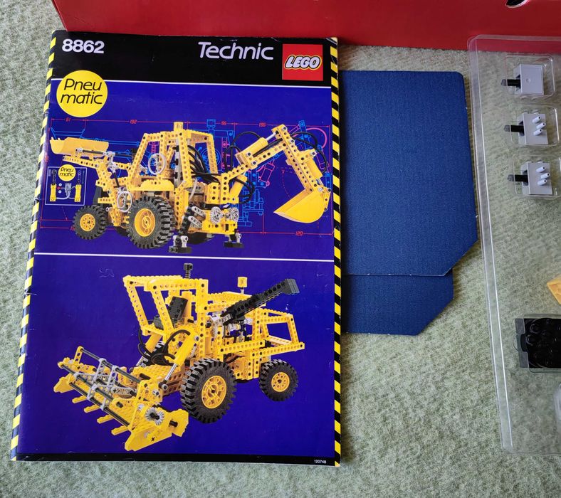Продавам Лего,LEGO Technic от 1988г. Модел-8865 кола и 8862-багер