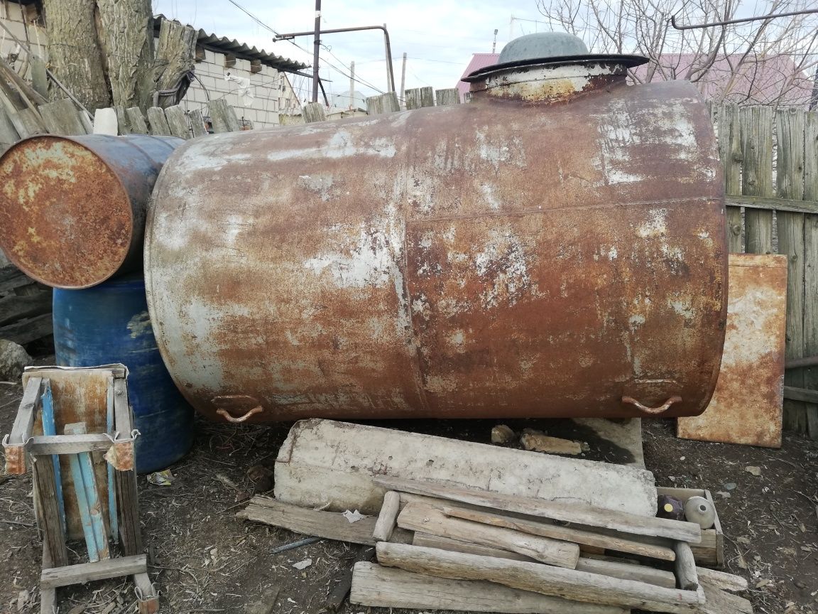 Продам ёмкость под ГСМ 3 куба