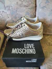 LOVE Moschino обувки