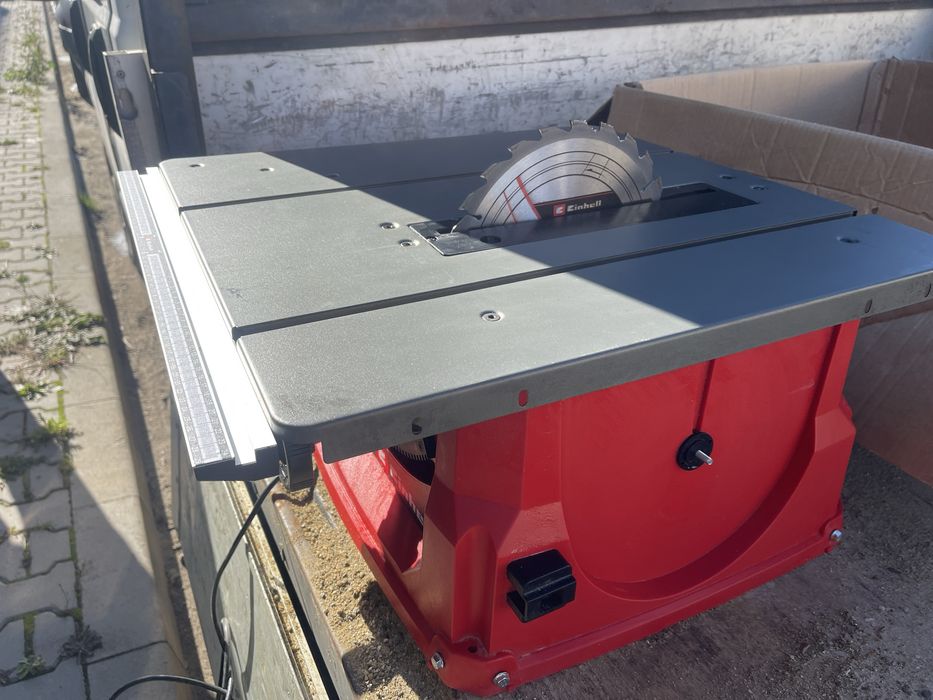 Fierastrau circular cu masa Einhell TC-TS 2025/2U