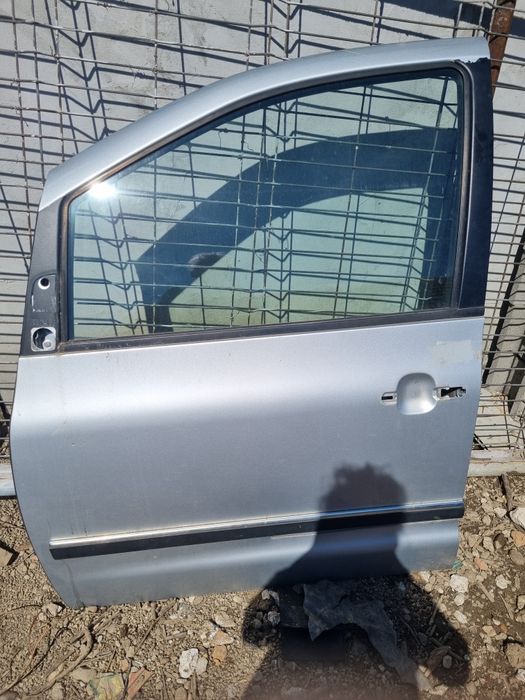Vând uşă de sharan fată si spate