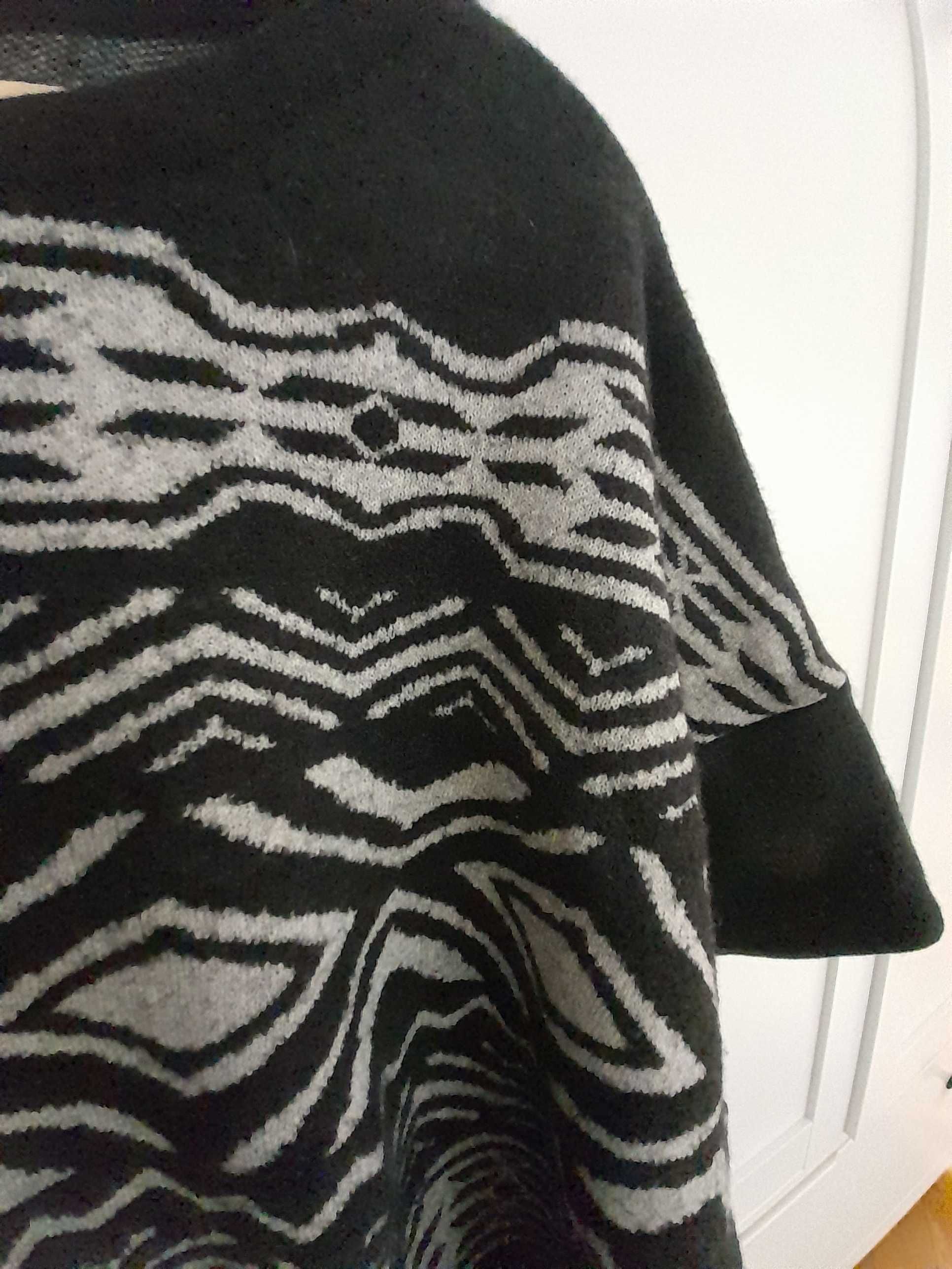 Poncho Madness, lana,one size, 70 lei, deosebit
