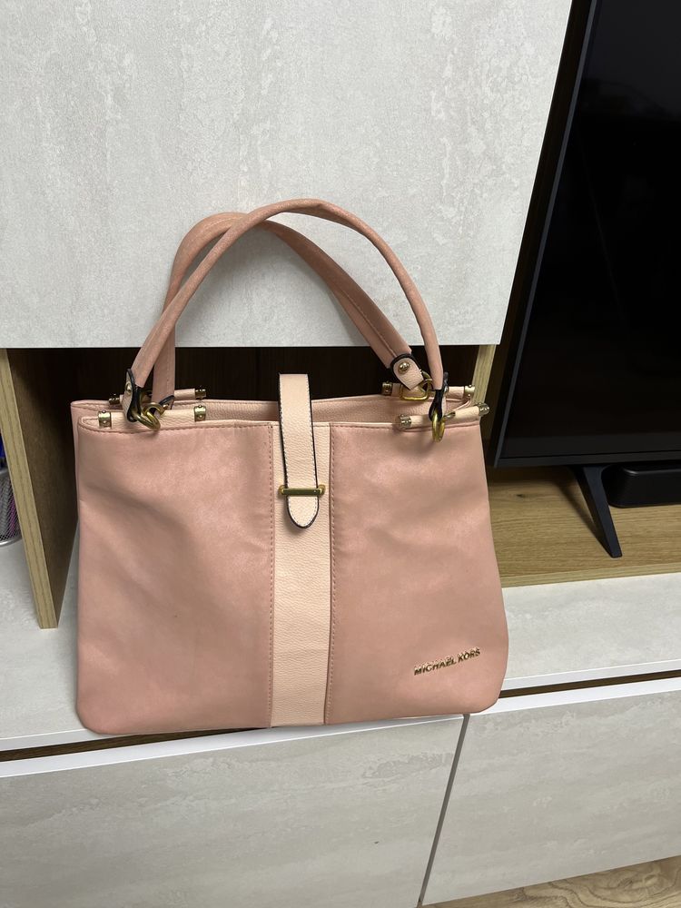 Дамска чанта цвят пудра/розова