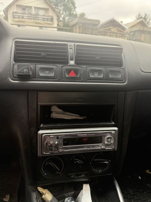 Vând golf 4 1.6 benzina si gpl
