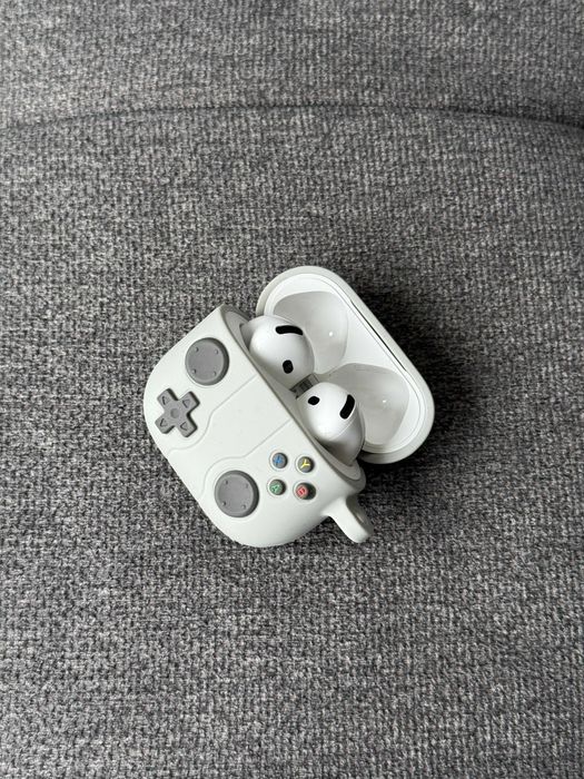Автентични безжични слушалки Apple AirPods 4 noise cancellation