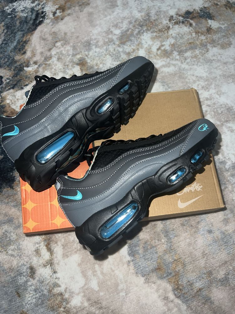 Обувки Nike 95 & corteiz 40 номер