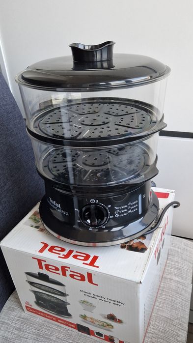 Aparat de gătit cu aburi TEFAL.