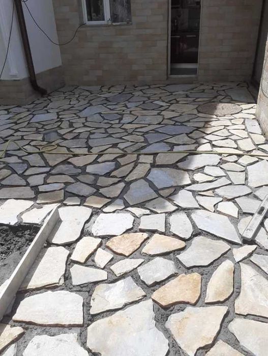 Piatra Naturală pentru Grădini și Construcții Durabile