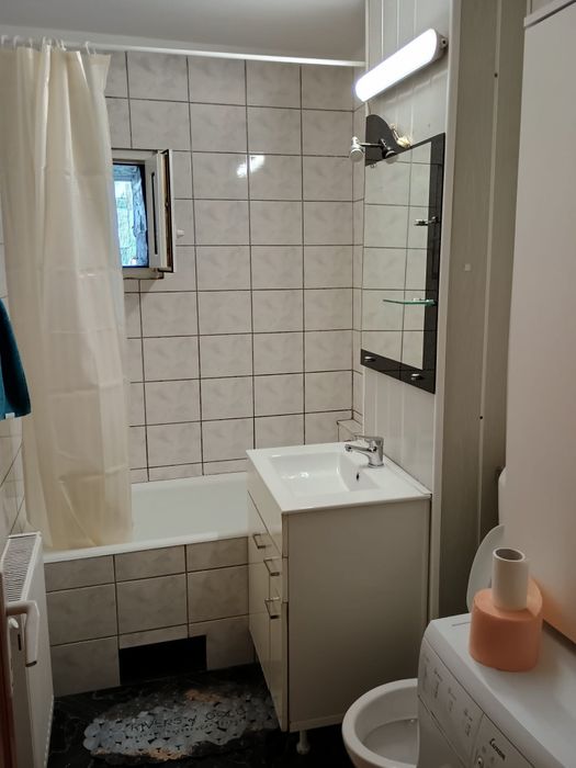 Ofer spre închiriere apartament cu 2 camere in Râșnov