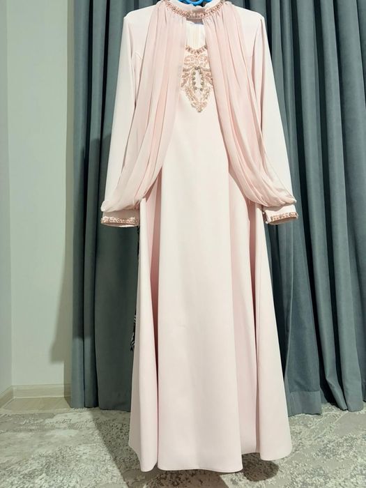 Вечернее нарядное платье