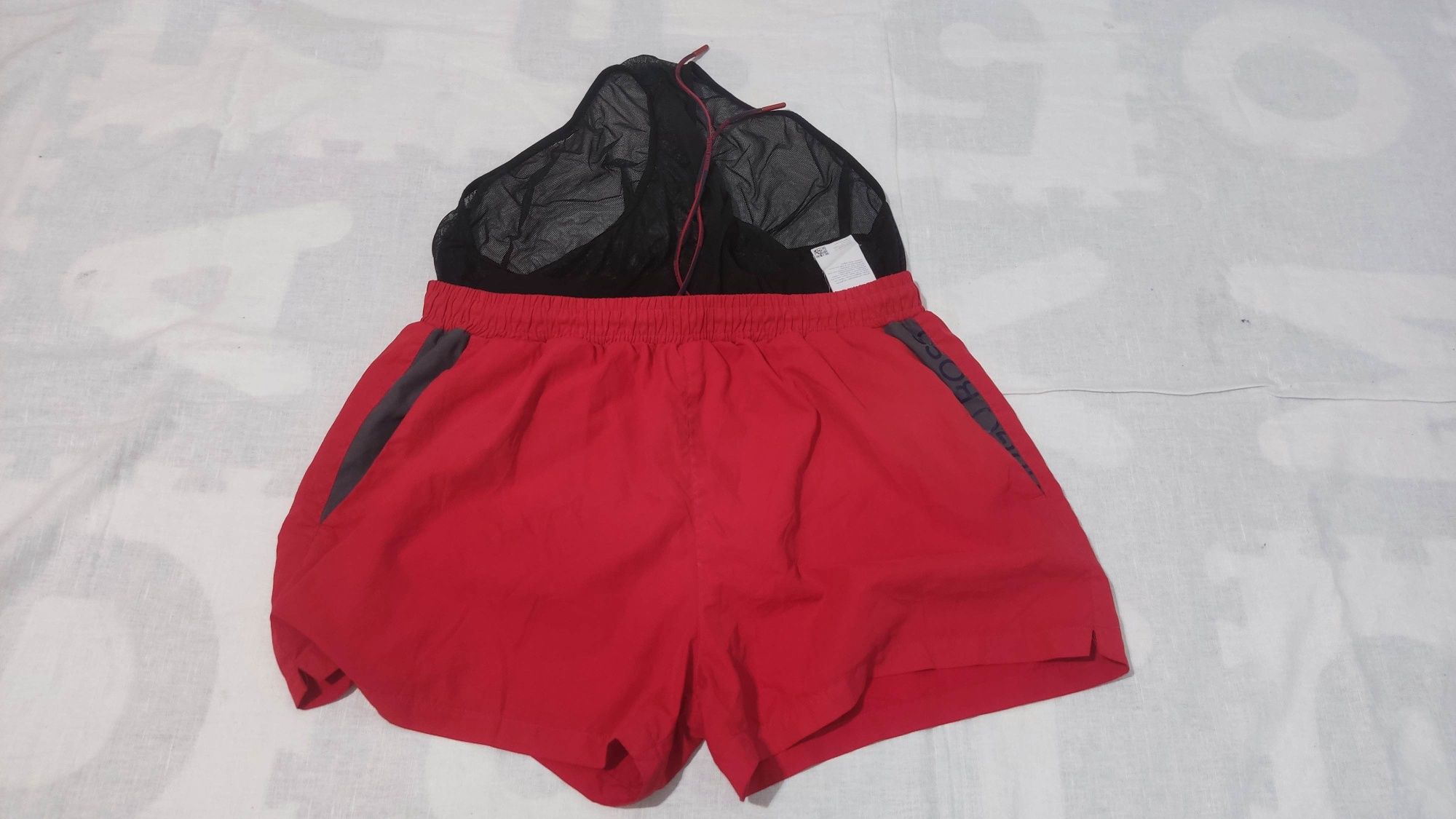 Pantaloni Hugo Boss mărime L bărbați scurți plaja piscina ștrand mare