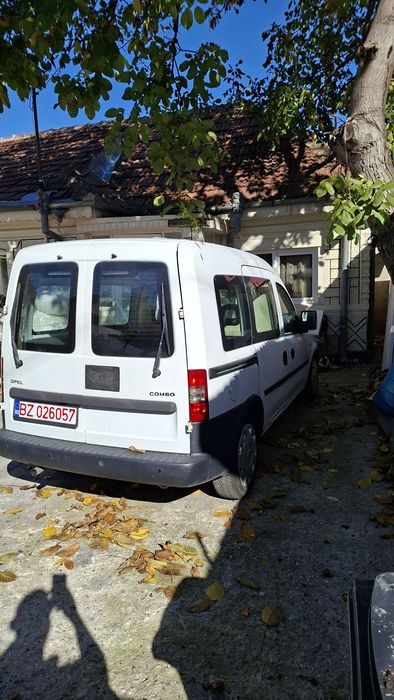 Vând Opel combo in stare buna