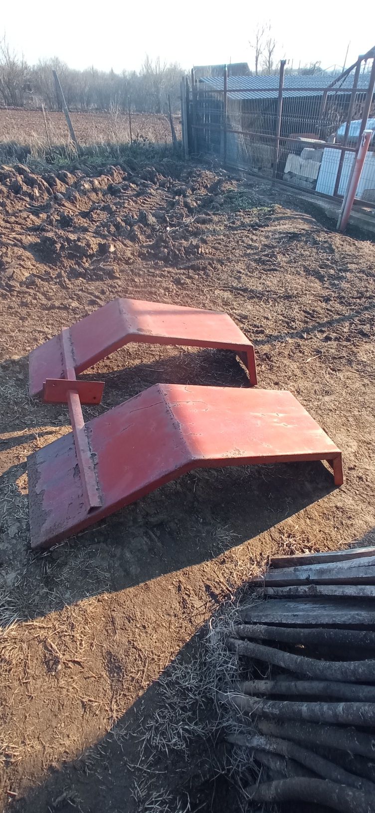 Vând aripi fata tractor U650