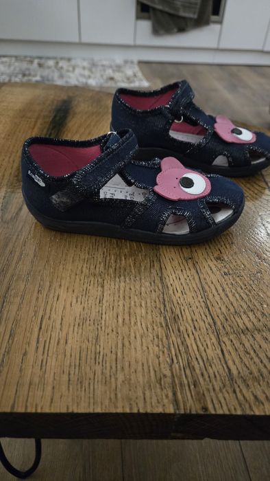 Пантофи за момиче 27номер