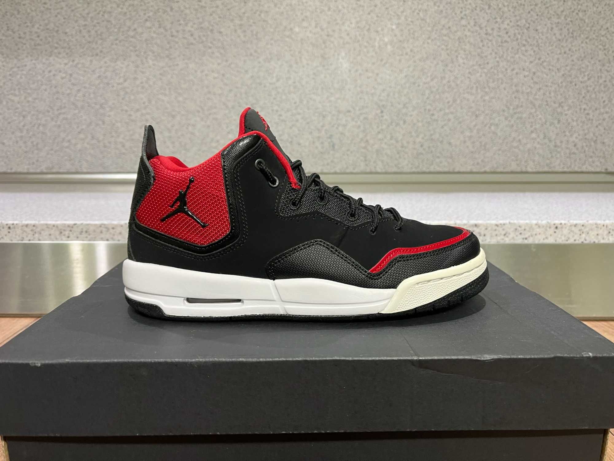 ОРИГИНАЛНИ *** Nike Air Jordan Courtsde 23 / Black Red
