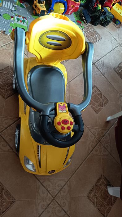 Mașinuță copii ce canta