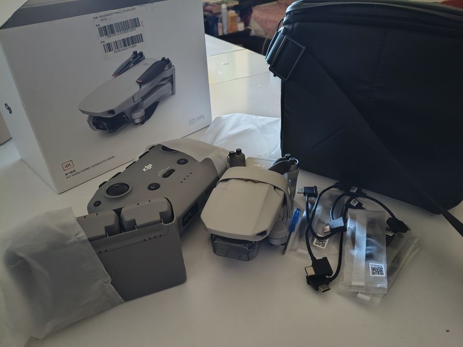 DJI Mini 4K Fly More Combo (3 baterii + 1) Factura + Garantie Emag