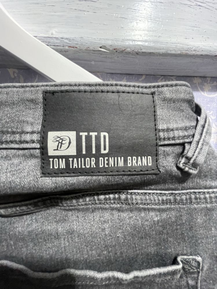 Мъжки дънки:Jack&Jones и Tom Tailor