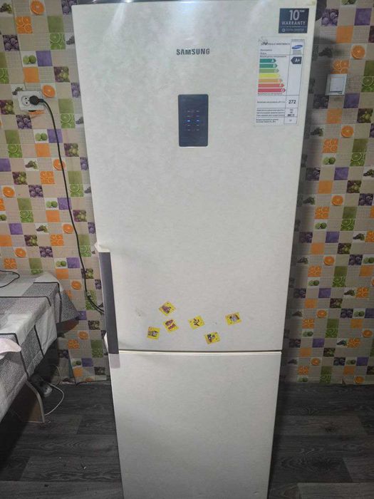 Продам Холодильник SAMSUNG