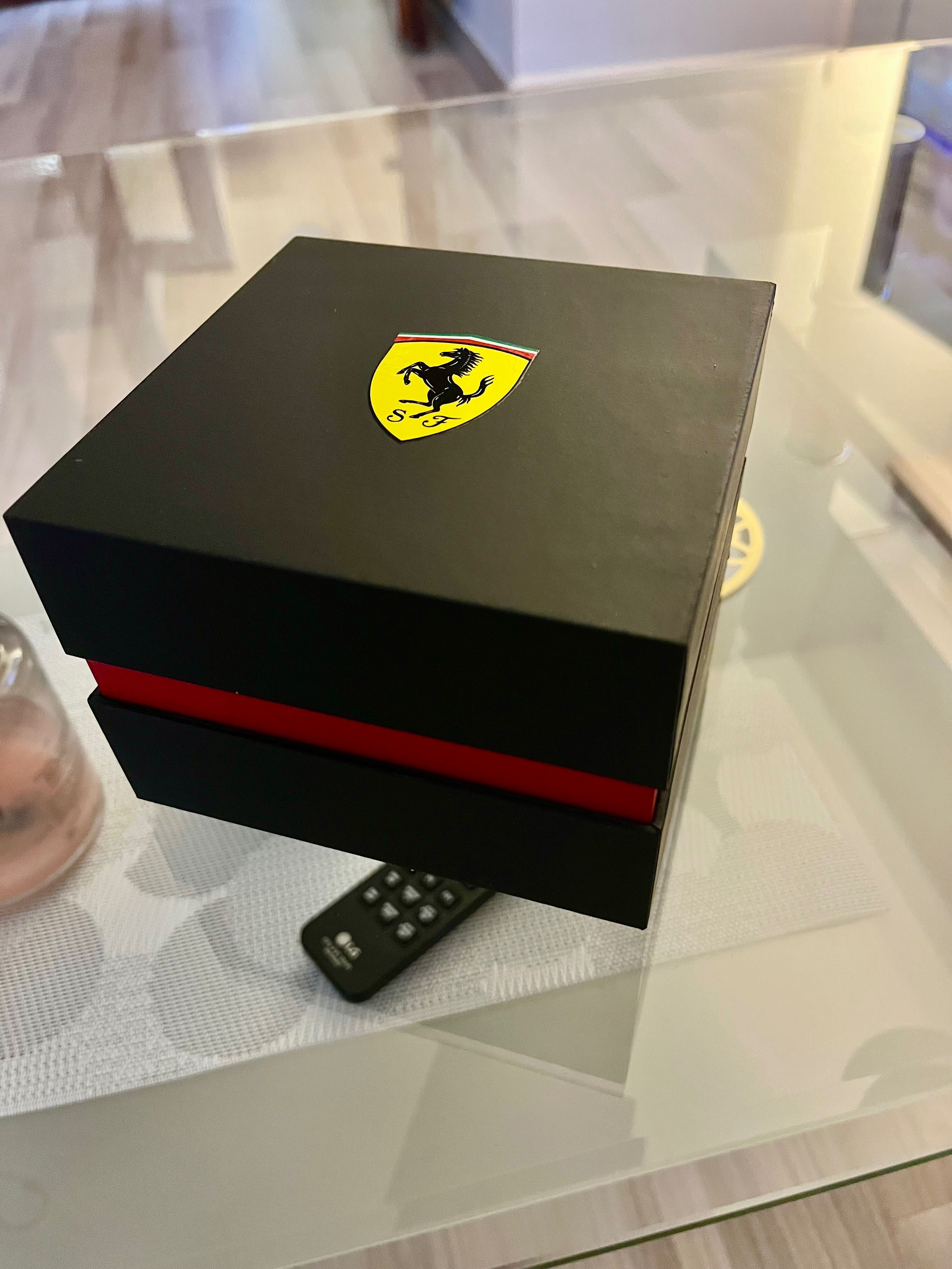 Часовник Scuderia Ferarri