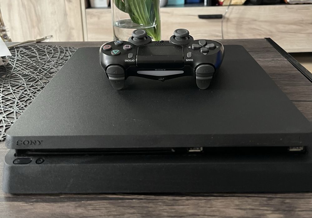 Ps4 Slim, 1 Tb+ controller+12 jocuri