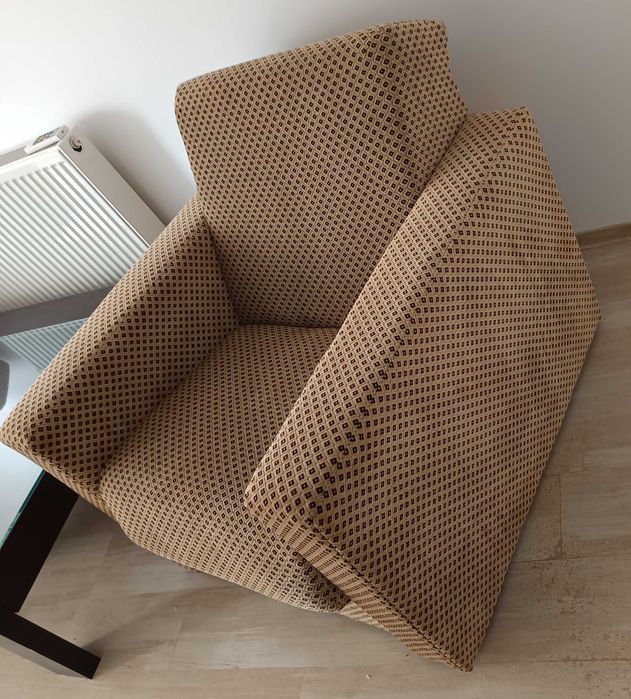 Set hol living 2Fotolii comode textil si masa pal cu sticla stare buna