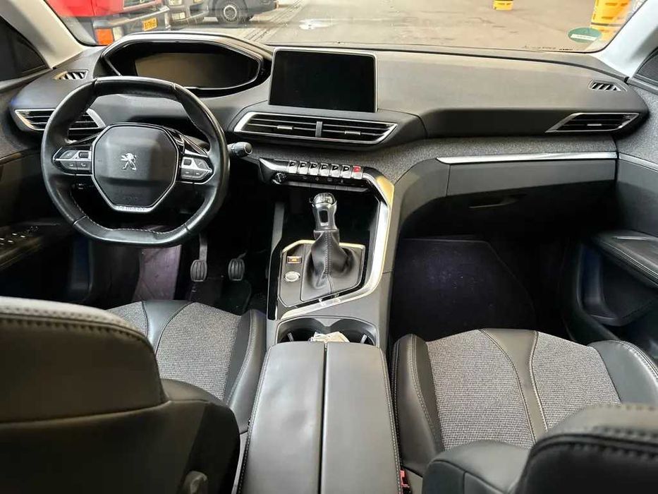 Peugeot 3008,impecabila,model 2018,benzina,distributia schimbata