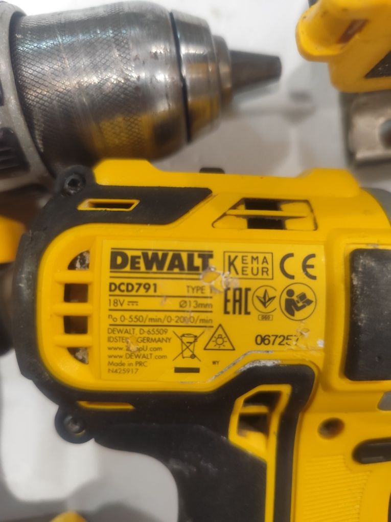 Акумулаторен безчетков винтоверт Девалт Dewalt DCD790 и DCZ791
