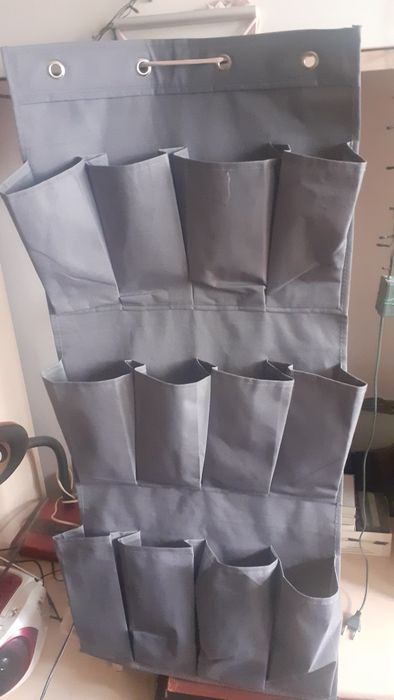 Suport pentru depozitare  cu 12 buzunare