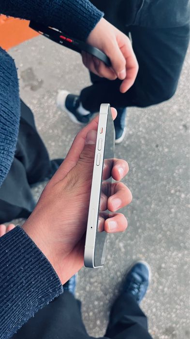 Айфон 13 идиял акб 88 коробка дакументы все есть обмен на 15 с дп