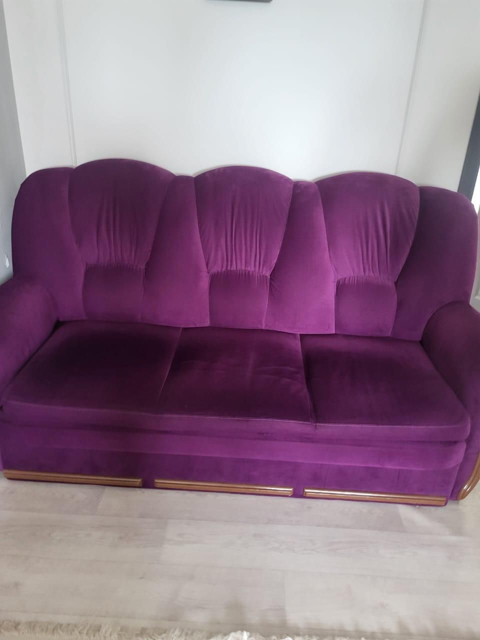 Диван + 2 кресла, фиолетовый, б/у в хорошем состоянии

Продам
Продам