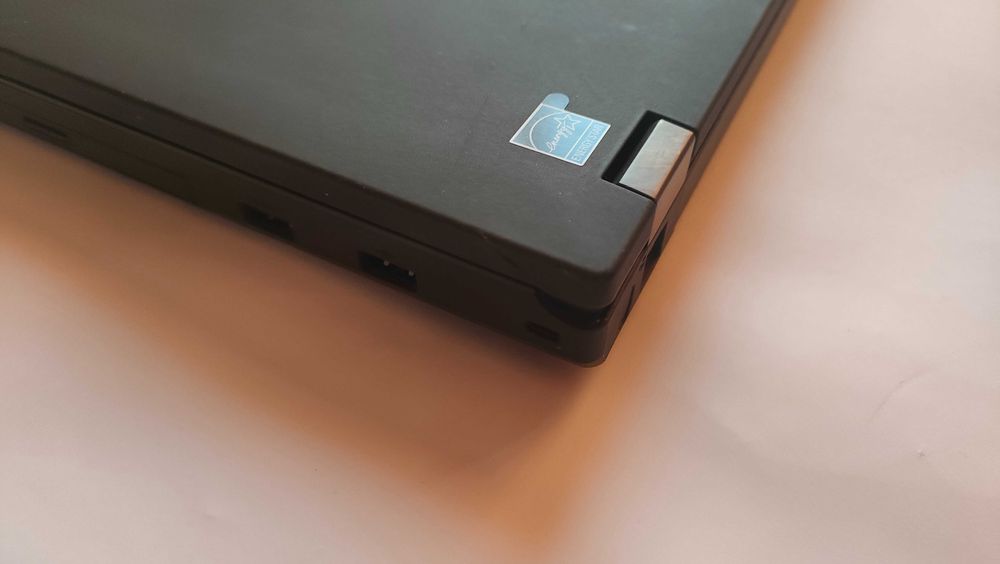 Lenovo t540p i3/ 500gb hdd/ 4gb здрава батерия
