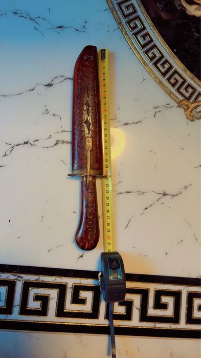 Cuțit artizanal cu maner de lemn sculptat+teaca de lemn facut manual