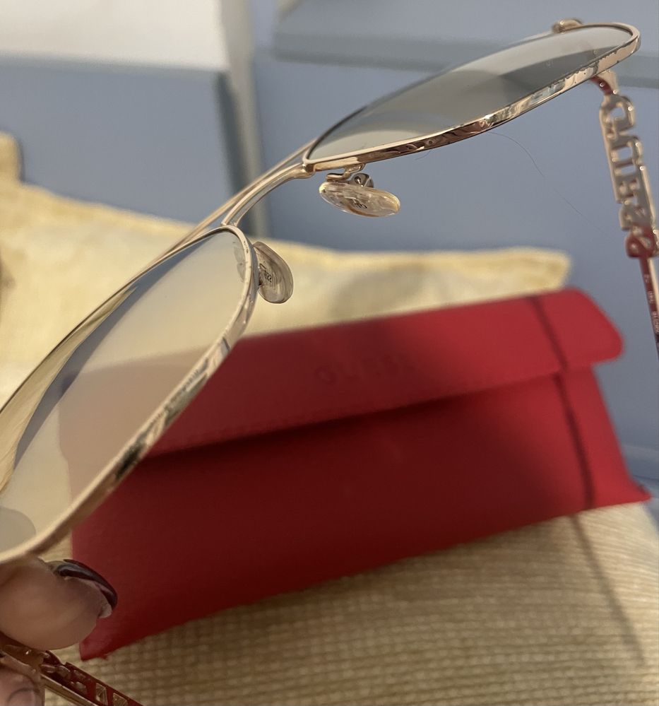 Оригинални слънчеви очила на guess