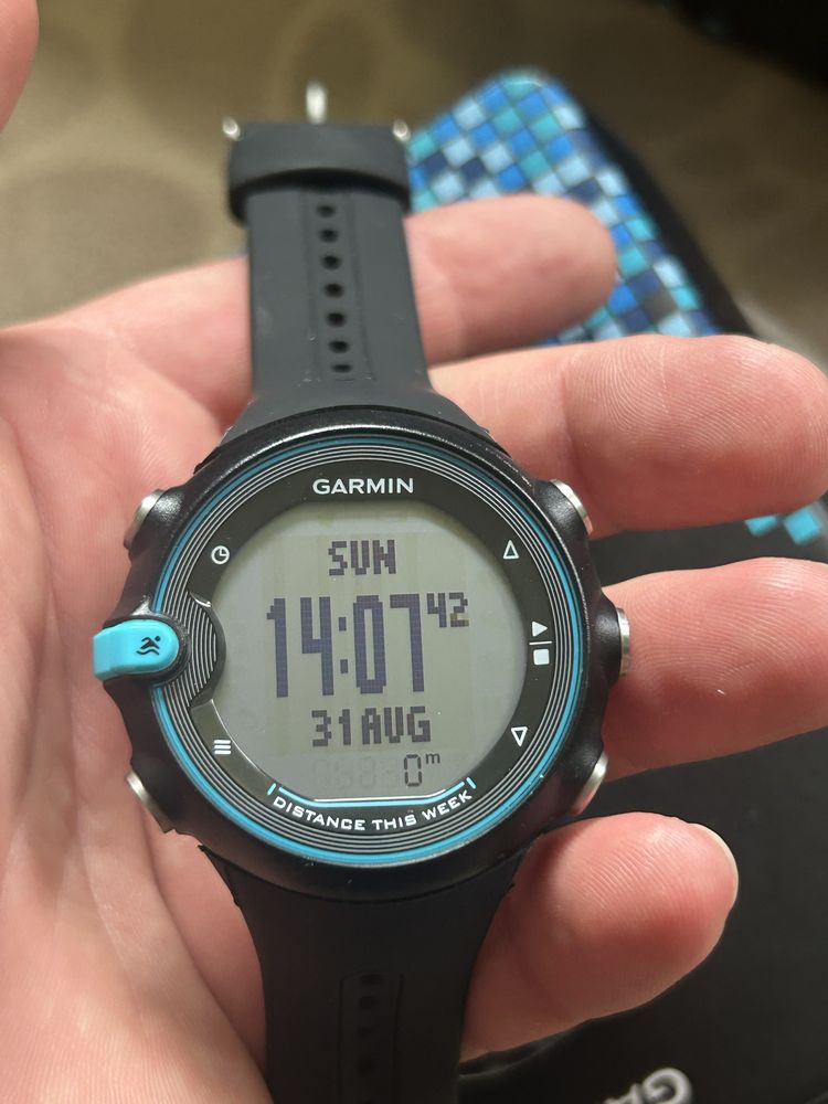 Часовник Garmin Swim