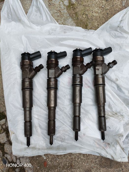 Дюзи 209 свалени от работища кола