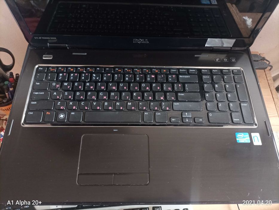 Лаптоп Dell Inspiron N7110