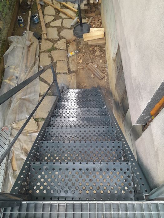 Scări metalice galvanizate la orice demisiune asiguram transport ori u
