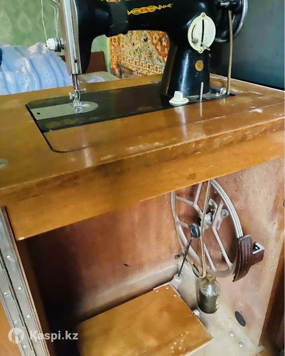 Швейная машинка зингер
