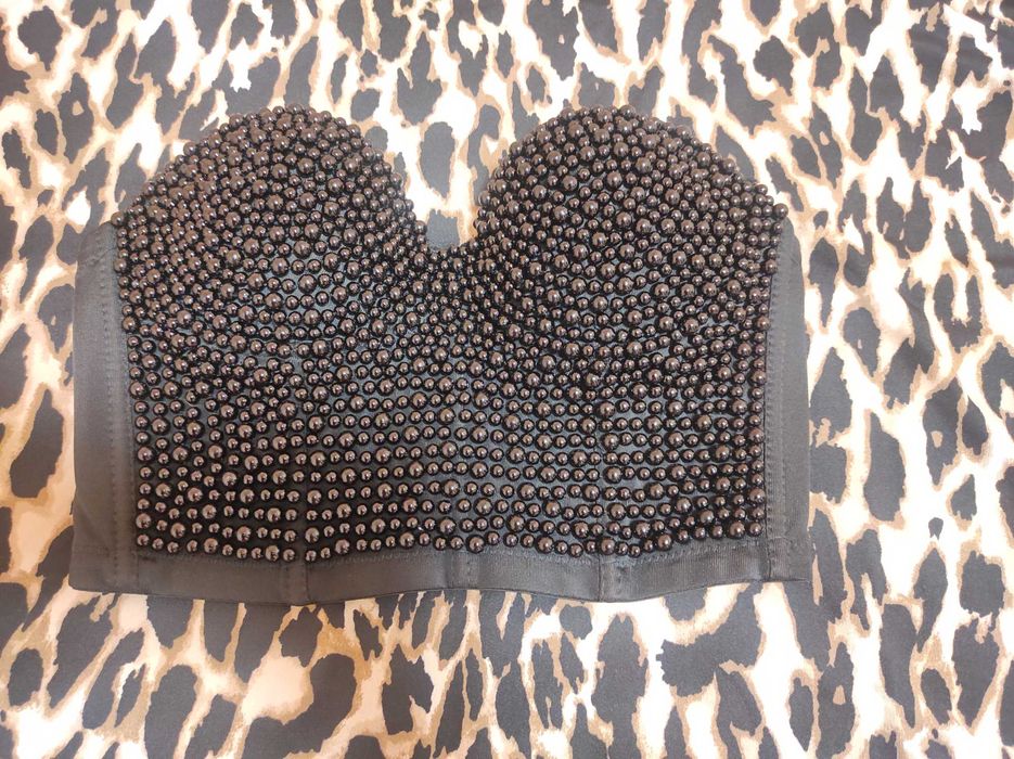 Ефектен черен корсет