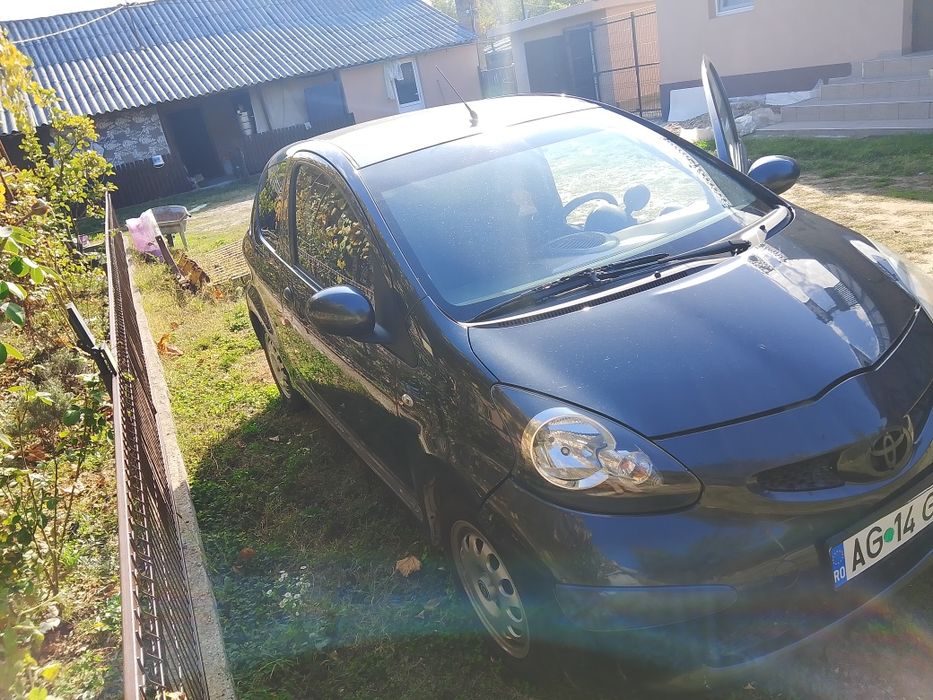 Vând Toyota aygo