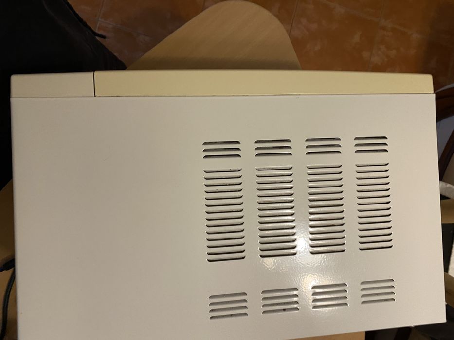 Cuptor cu microunde Amica