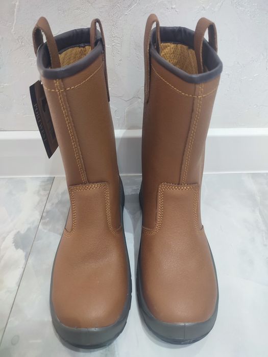 Продам Спецобувь