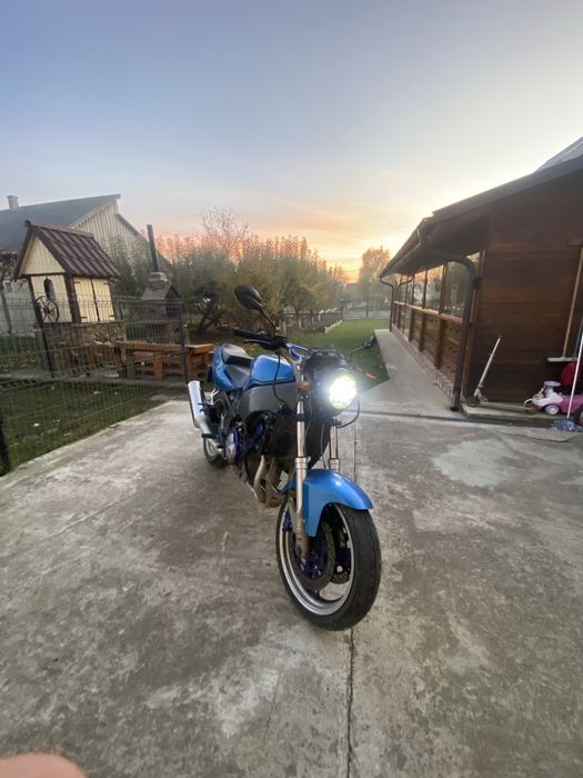 Vand sau Schimb Yamaha FZR600R