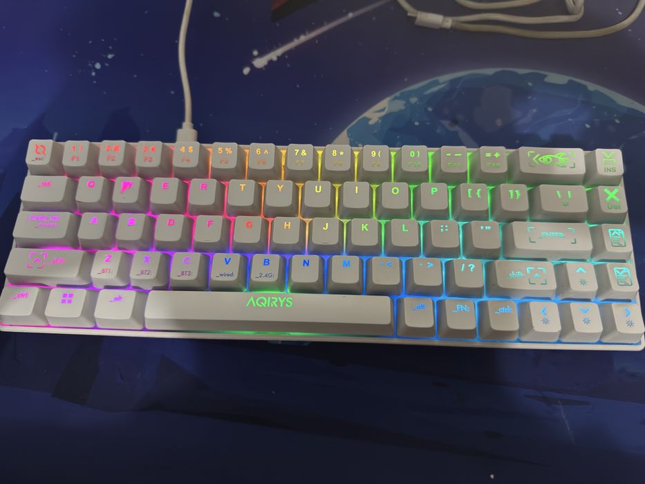 Vind tastatura gaming aqirys mira white wirless si cu fir