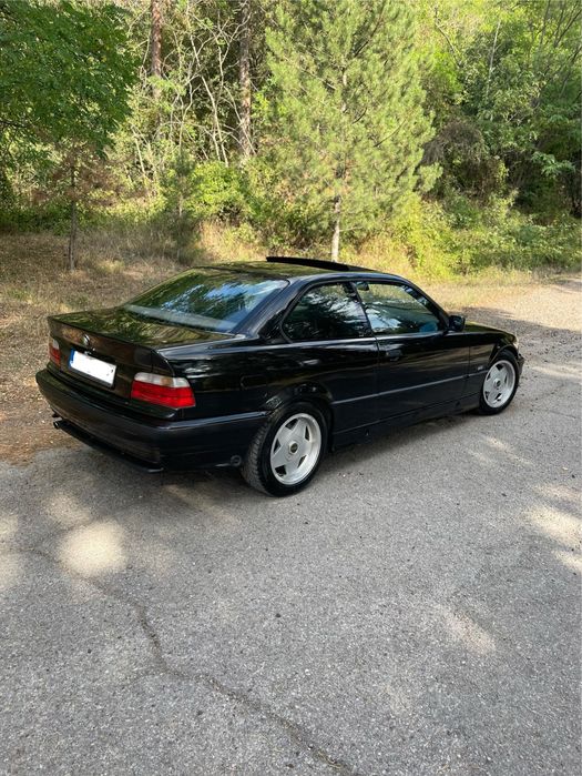 BMW e36 318is coupe