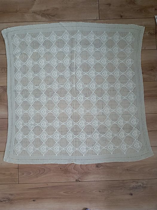 Ръчно плетени покривки на една кука